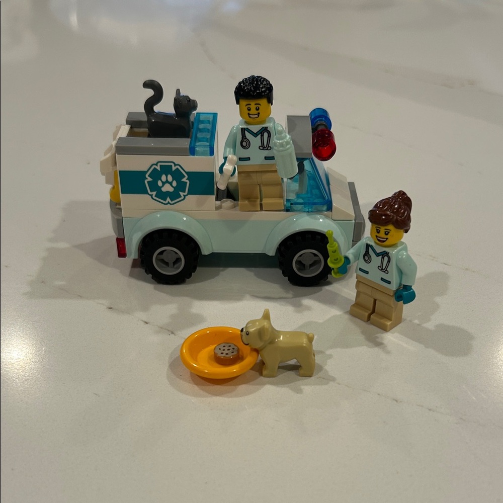 Retired LEGO 60382 City Vet Van Rescue